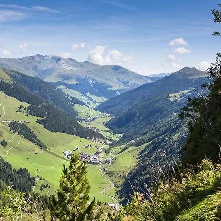 Haus Marchegg Apartamento Tux