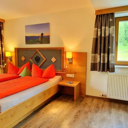 Haus Marchegg Apartamento Tux