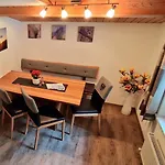 Haus Marchegg 公寓 *